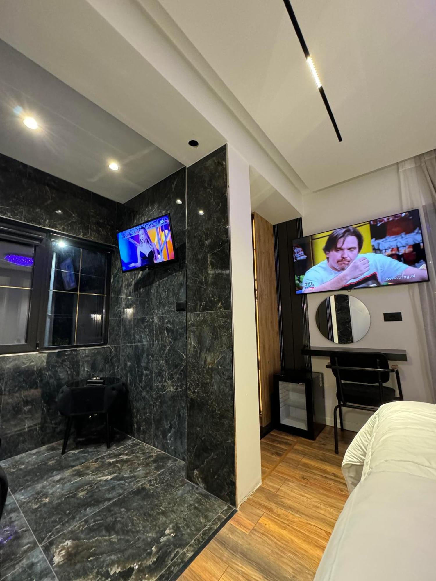 Boutique Hotel Empire Of Martin Gjirokaster Bagian luar foto