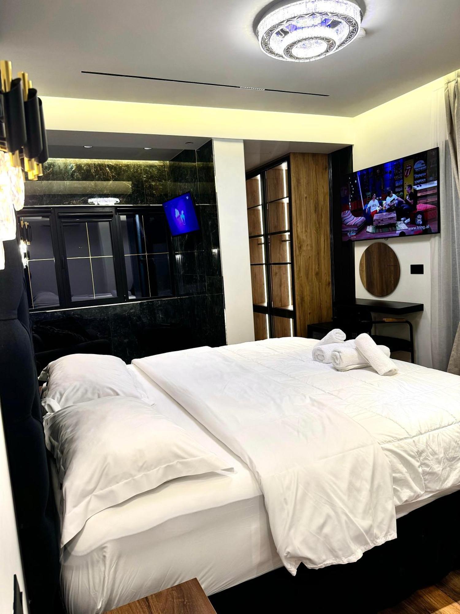 Boutique Hotel Empire Of Martin Gjirokaster Bagian luar foto