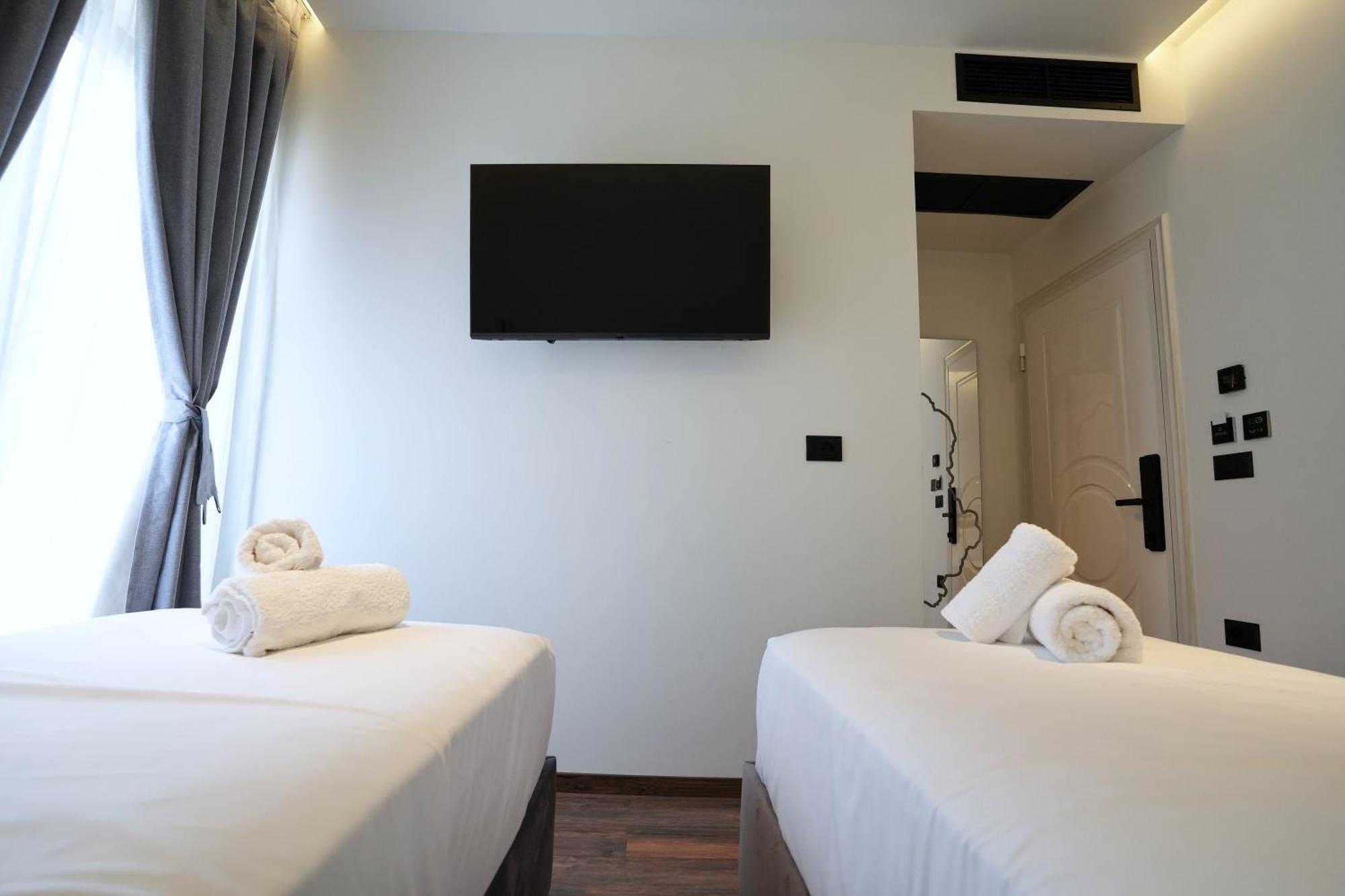 Boutique Hotel Empire Of Martin Gjirokaster Bagian luar foto