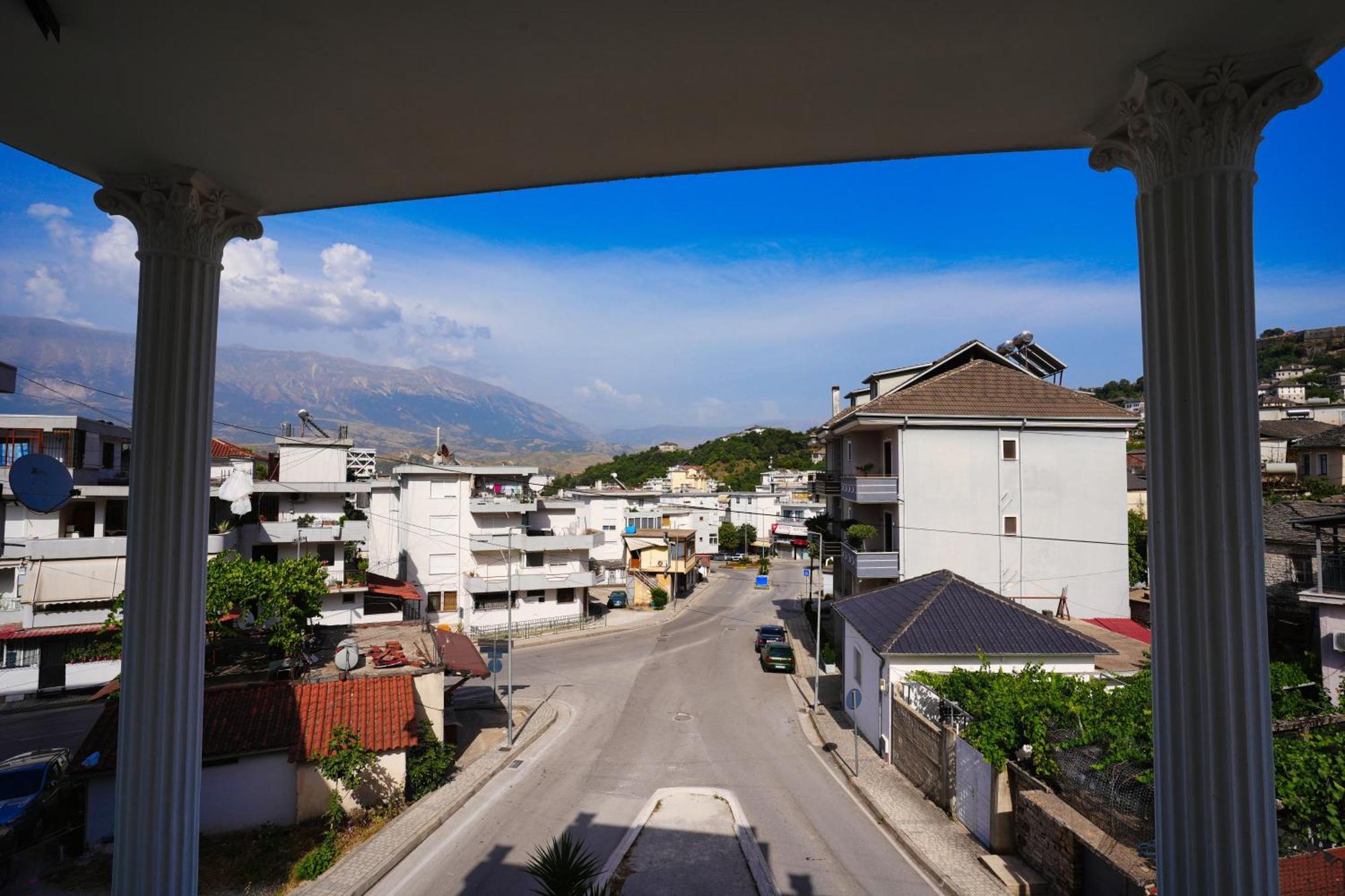 Boutique Hotel Empire Of Martin Gjirokaster Bagian luar foto