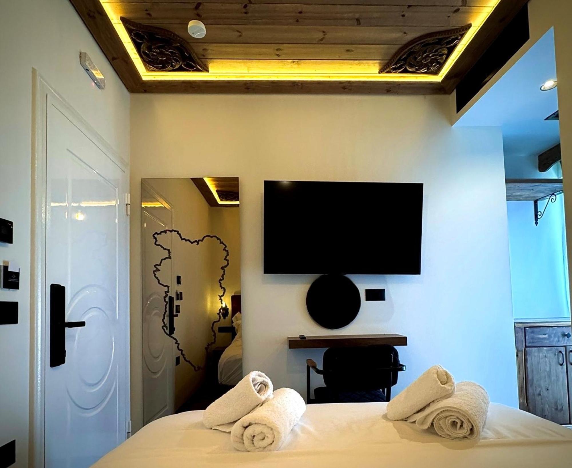 Boutique Hotel Empire Of Martin Gjirokaster Bagian luar foto