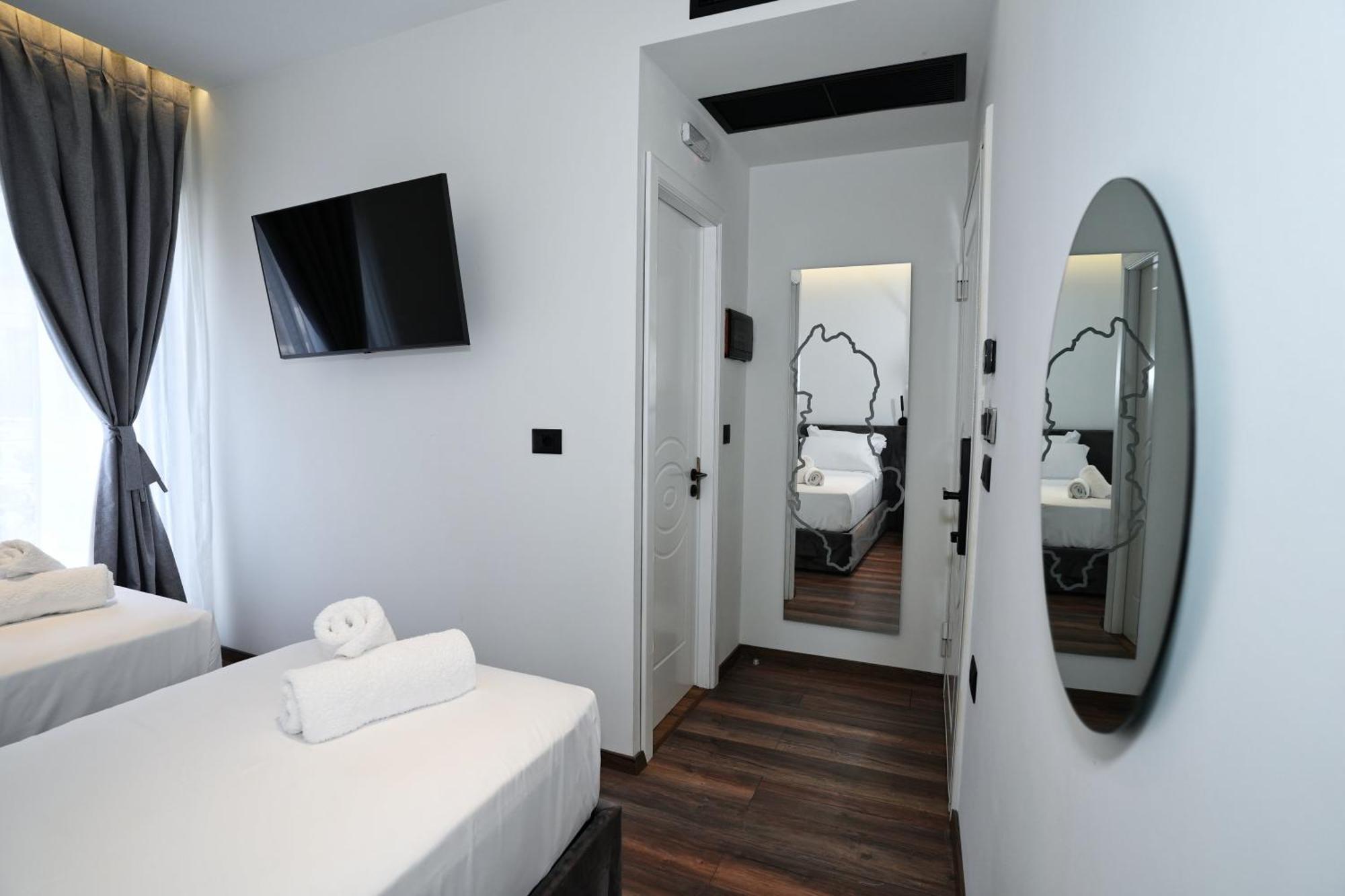 Boutique Hotel Empire Of Martin Gjirokaster Bagian luar foto