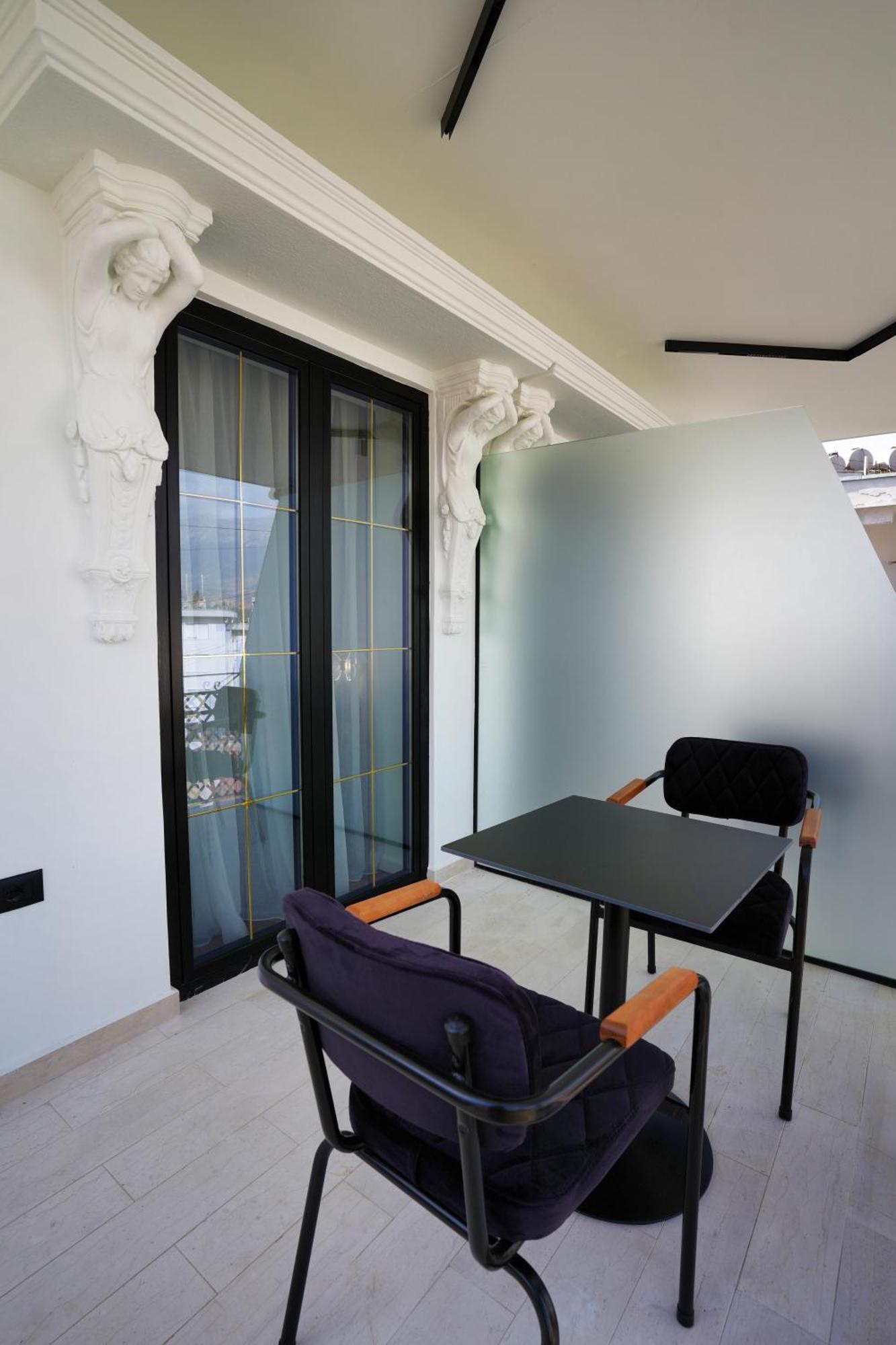Boutique Hotel Empire Of Martin Gjirokaster Bagian luar foto