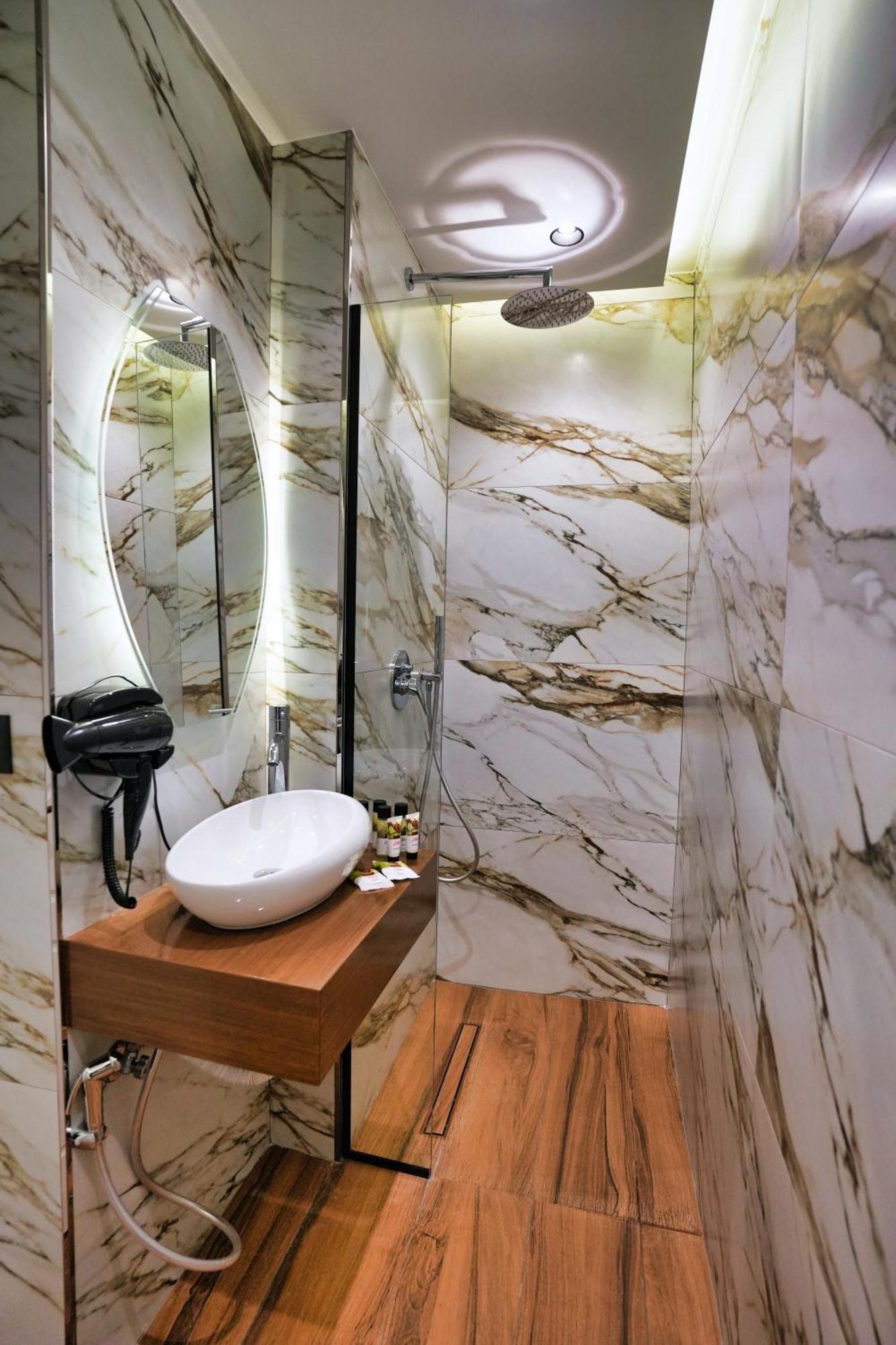 Boutique Hotel Empire Of Martin Gjirokaster Bagian luar foto