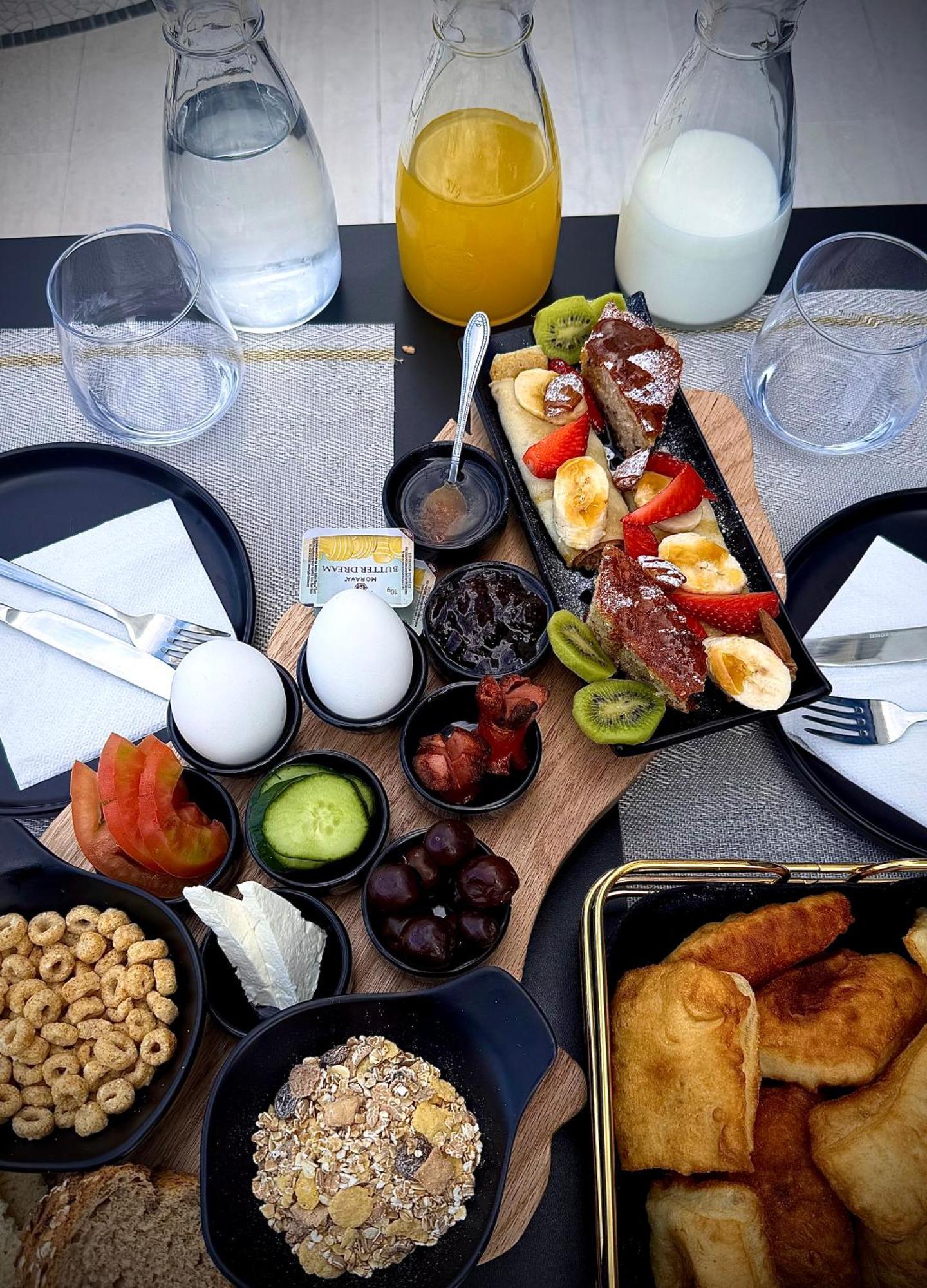 Boutique Hotel Empire Of Martin Gjirokaster Bagian luar foto